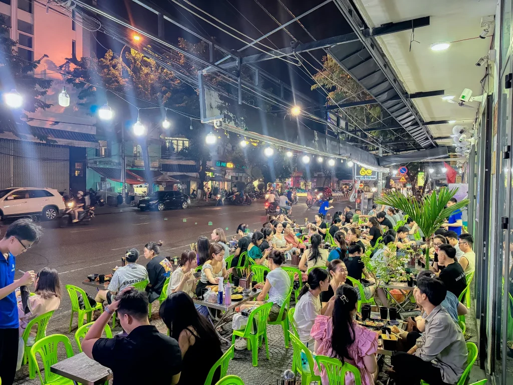 ỐC Xinh: Quán ốc đông khách, không còn lo đơn rối